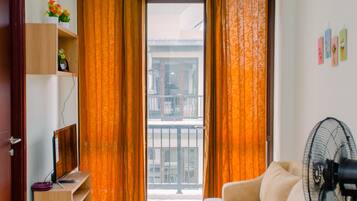 Căn hộ, 2 phòng ngủ | Khu phòng khách | TV