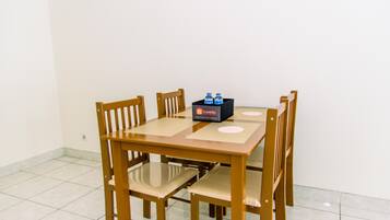 Standard Apartment, 2 Bedrooms | Living area