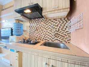 Studio | Bếp riêng | Tủ lạnh, bếp nấu, dụng cụ nấu nướng/bát dĩa/dao nĩa