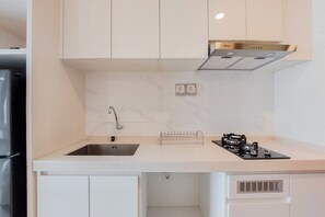 Appartement | Cuisine privée | Réfrigérateur, vaisselle et ustensiles