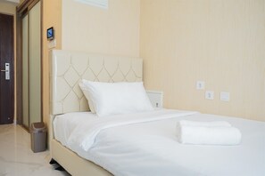Apartment | 1 bedroom, individually decorated, individually furnished, bed sheets - Well Furnished Studio Apartment Sky House Bsd (Pagedangan)
