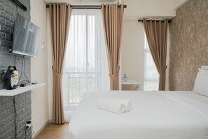 Individually decorated, individually furnished, bed sheets - Nice And Homey Studio At Akasa Pure Living Bsd Apartment (South Tangerang)