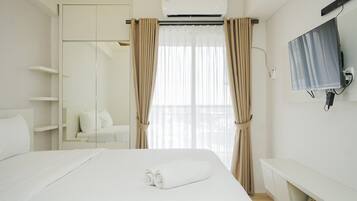 Individually decorated, individually furnished, bed sheets