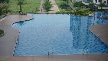 Kolam renang outdoor