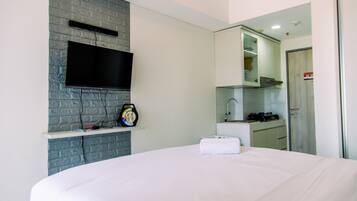 Apartment | Individually decorated, individually furnished, bed sheets