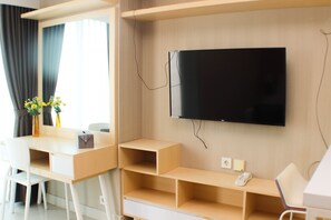 Interior - Cozy And Warm Studio At Grand Kamala Lagoon Apartment (Bekasi)