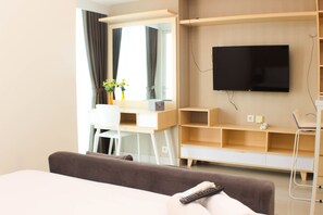 Interior - Cozy And Warm Studio At Grand Kamala Lagoon Apartment (Bekasi)