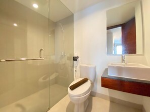 Apartment, 2 Bedrooms | Bathroom - Spacious 2Br Apartment Tamansari Tera Residence (Bandung)