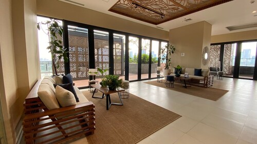 Beautiful And Cozy 2Br Samara Suites Apartment