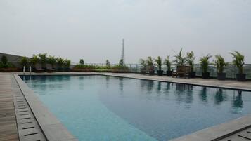 Kolam renang outdoor