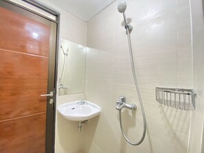 Apartment, 2 Bedrooms | Bathroom | Shower, free toiletries, towels - Cozy Studio Apartment At Gateway Pasteur (Cimahi)