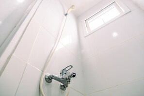 Bathroom - Simple And Cozy Studio Apartment At Aeropolis Residence (Tangerang)