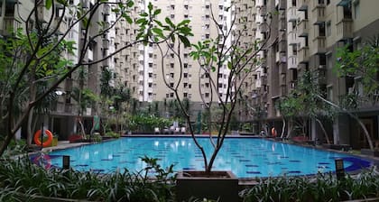 Spacious 3Br At Gateway Ahmad Yani Cicadas Apartment