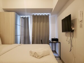 Estudio, 1 cama de matrimonio | Decoración individual y mobiliario individual