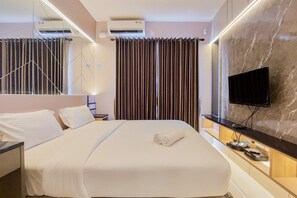 Studio, 1 grand lit | Décoration personnalisée, ameublement personnalisé, draps fournis