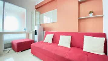 Căn hộ, 1 phòng ngủ | Khu phòng khách | TV