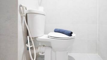 Apartment | Bathroom | Shower, free toiletries, towels