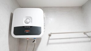 Apartment | Bathroom | Shower, free toiletries, towels
