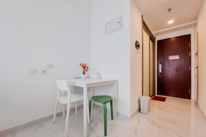Interior - Elegant And Stylisth Studio At Sky House Bsd Apartment (Pagedangan)