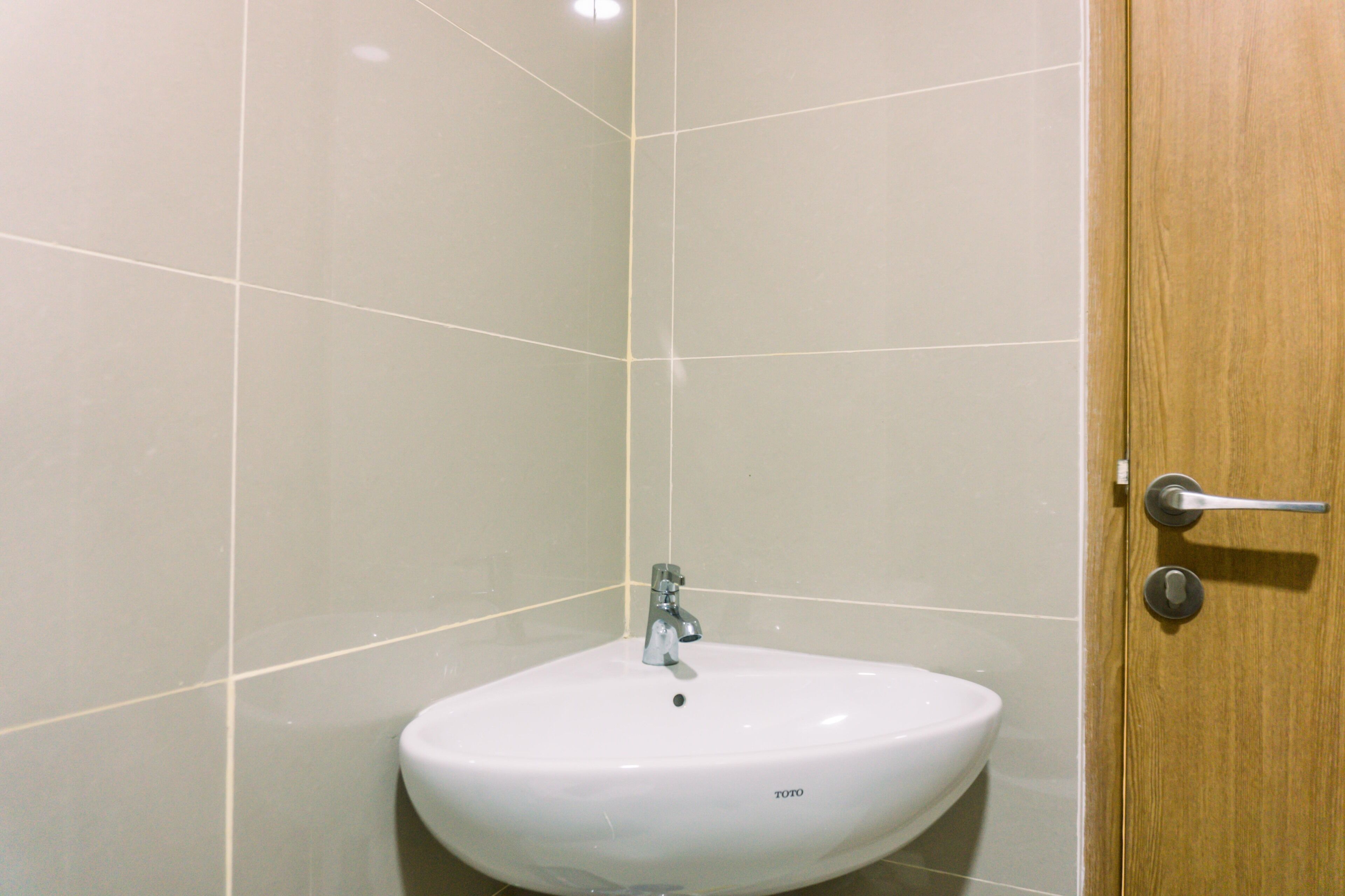 Douche, articles de toilette gratuits, serviettes fournies