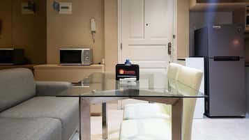 Apartment, 1 Bedroom | Living area