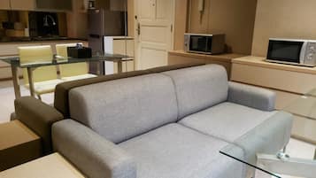 Apartment, 1 Bedroom | Living area
