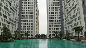 Kolam renang outdoor