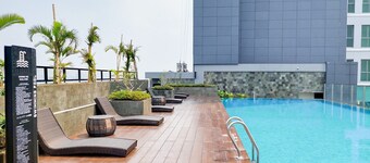 Well Furnished And Elegant 1Br At Bintaro Embarcadero Apartment