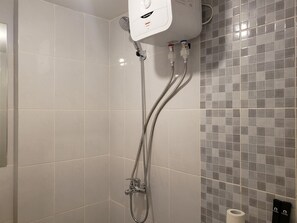 Apartment, 2 Bedrooms | Bathroom