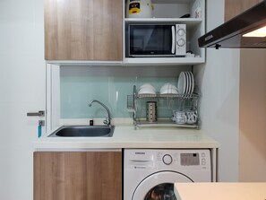 Apartment, 2 Bedrooms | Private kitchen | Fridge, cookware/dishes/utensils