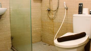 Apartment | Bathroom | Shower, free toiletries, towels