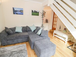 Living room - Mews Cottage (Llanrwst)