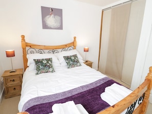 2 bedrooms, individually decorated, individually furnished, free WiFi