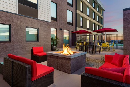 Home2 Suites by Hilton Scottsdale North - Image 46