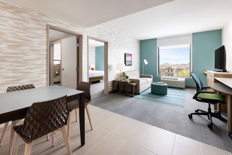 Home2 Suites by Hilton Scottsdale North - Image 4
