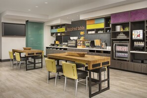Free daily self-service breakfast  - Home2 Suites by Hilton Scottsdale North (Scottsdale)
