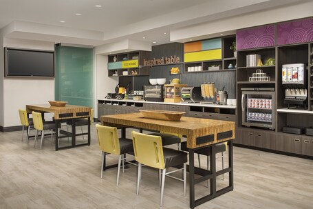 Home2 Suites by Hilton Scottsdale North - Image 15