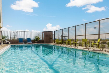 Home2 Suites by Hilton Scottsdale North - Image 3