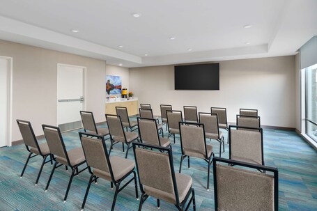 Home2 Suites by Hilton Scottsdale North - Image 41