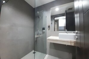 Apartment, 1 Bedroom | Bathroom