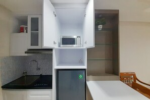 Apartment, 1 Bedroom | Private kitchen