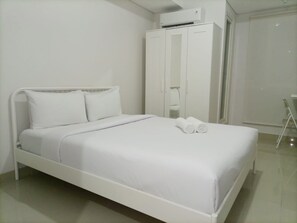 Individually decorated, individually furnished - Comfortable And Tidy Studio At Barsa City Apartment (Yogyakarta)