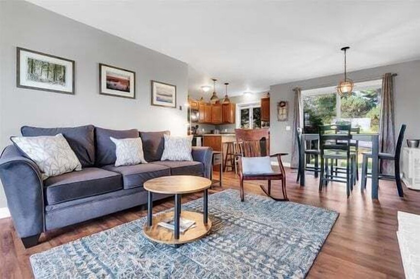 Mountain View Townhome W/ Fireplace & Balcony - Bethel, ME
