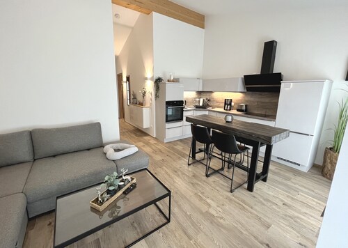 Terrace, quiet and central. Apartment with high ceilings and bathtub for relaxing