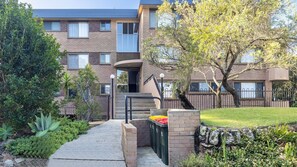 Property grounds - Columbia, 1/12 Columbia Close - large unit with fantastic water views (Nelson Bay)