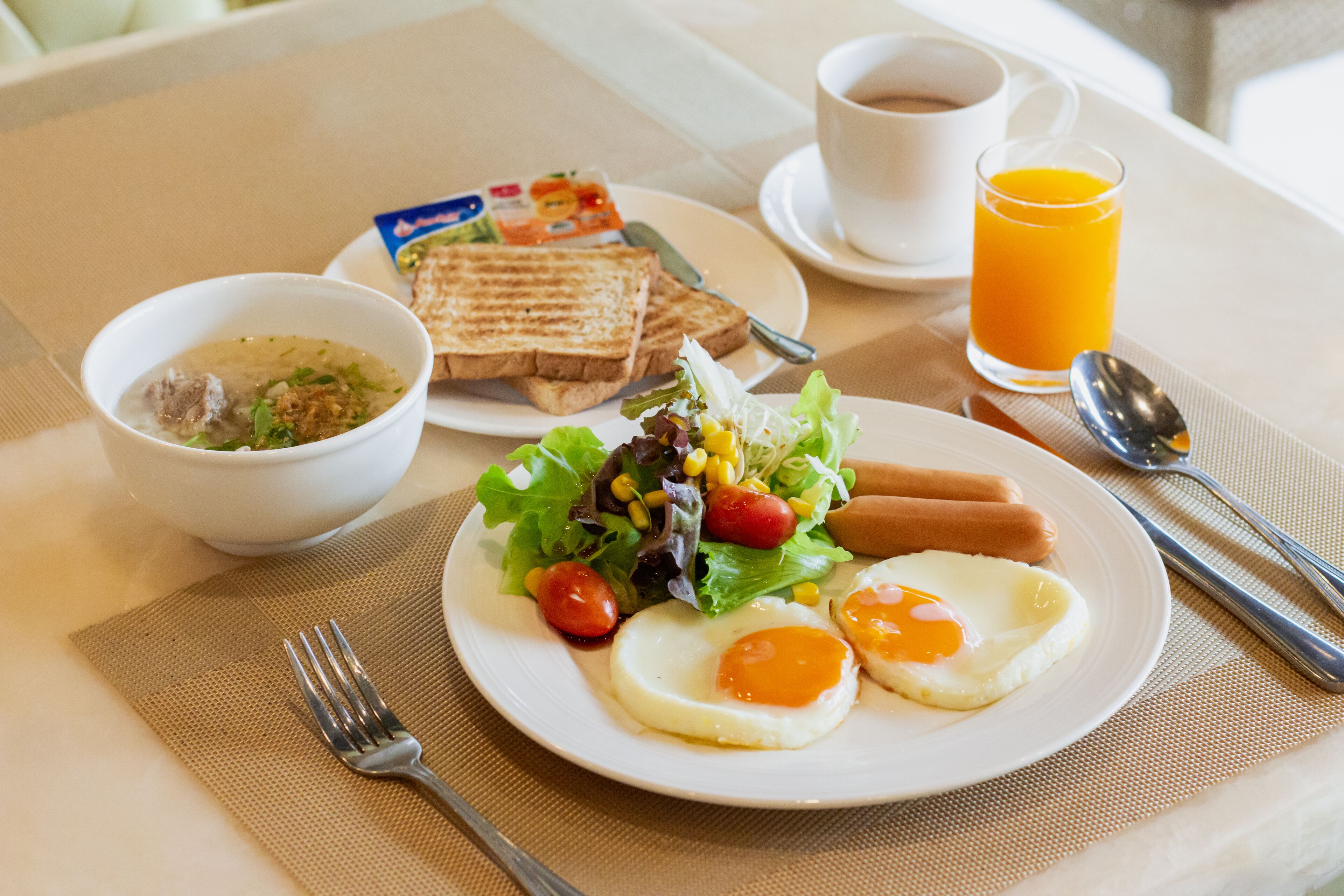 Daily buffet breakfast (THB 300 per person)