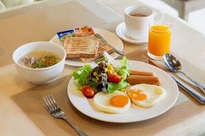 Frokostbuffé hver dag (mot et tillegg)