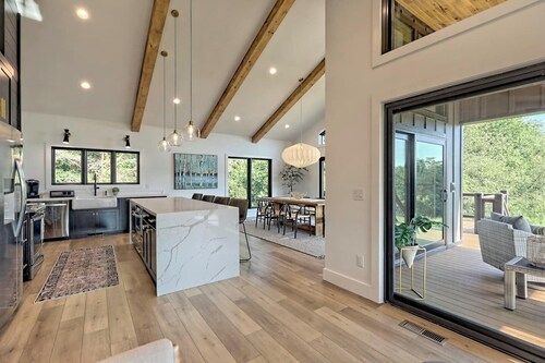 Vineyard House “Casa Tra Le Vigne” by Chatuge Home Concierge | Lake Access · Firepit · Ping Pong