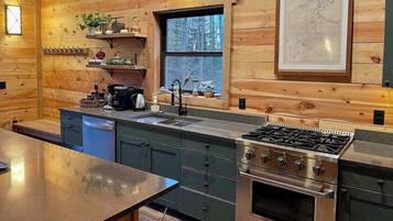 冰箱、微波炉、烤箱、炉灶