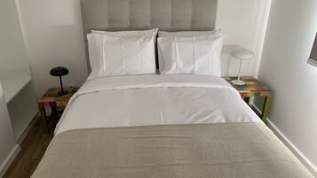 Family Bungalow | 2 bedrooms, laptop workspace, soundproofing, free WiFi